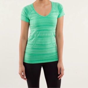 Lululemon green v neck swiftly tech short sleeve. Size 4. Like new. Full length